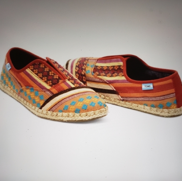 Toms Cayenne Multi Tribal Palmera Shoes, Size 7 - Picture 2 of 10